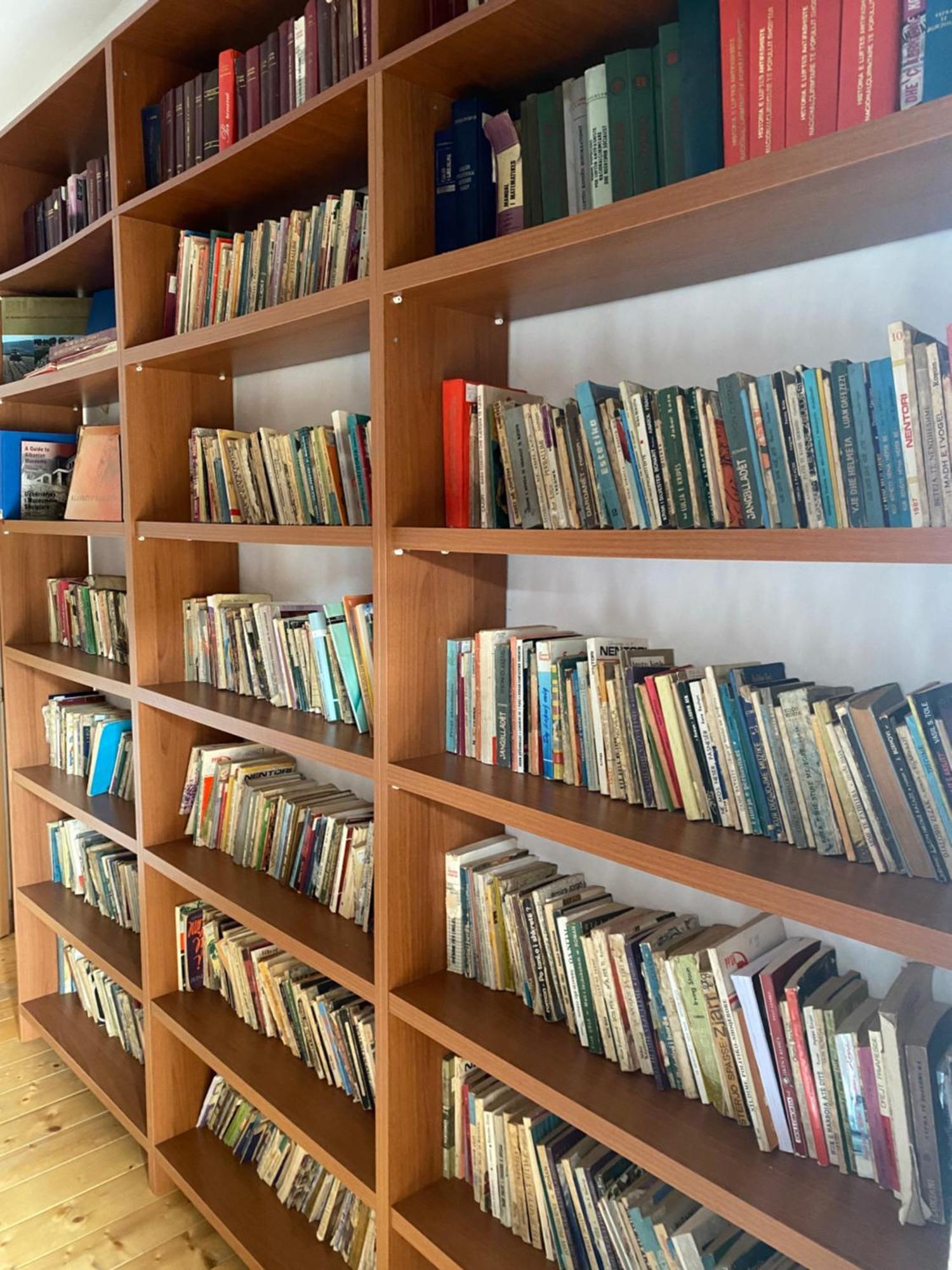 Vila Disha Tirana Buitenkant foto